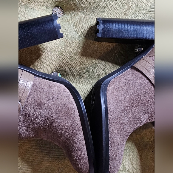 New ! Calvin Klein Taupe Leather and Fur Booties, size 7.5. - Picture 14 of 16